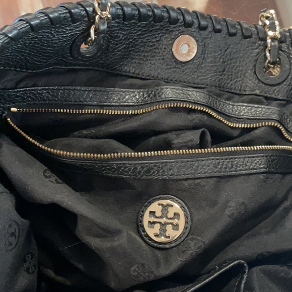 Tory Burch black leather with gold hardware shoulder bag - Picture 4 of 6